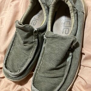 Hey Dude Wally canvas slip-on shoes
